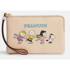 Coach X Peanuts Corner Zip Wristlet W/ Snoopy & Friends Peanuts Motif